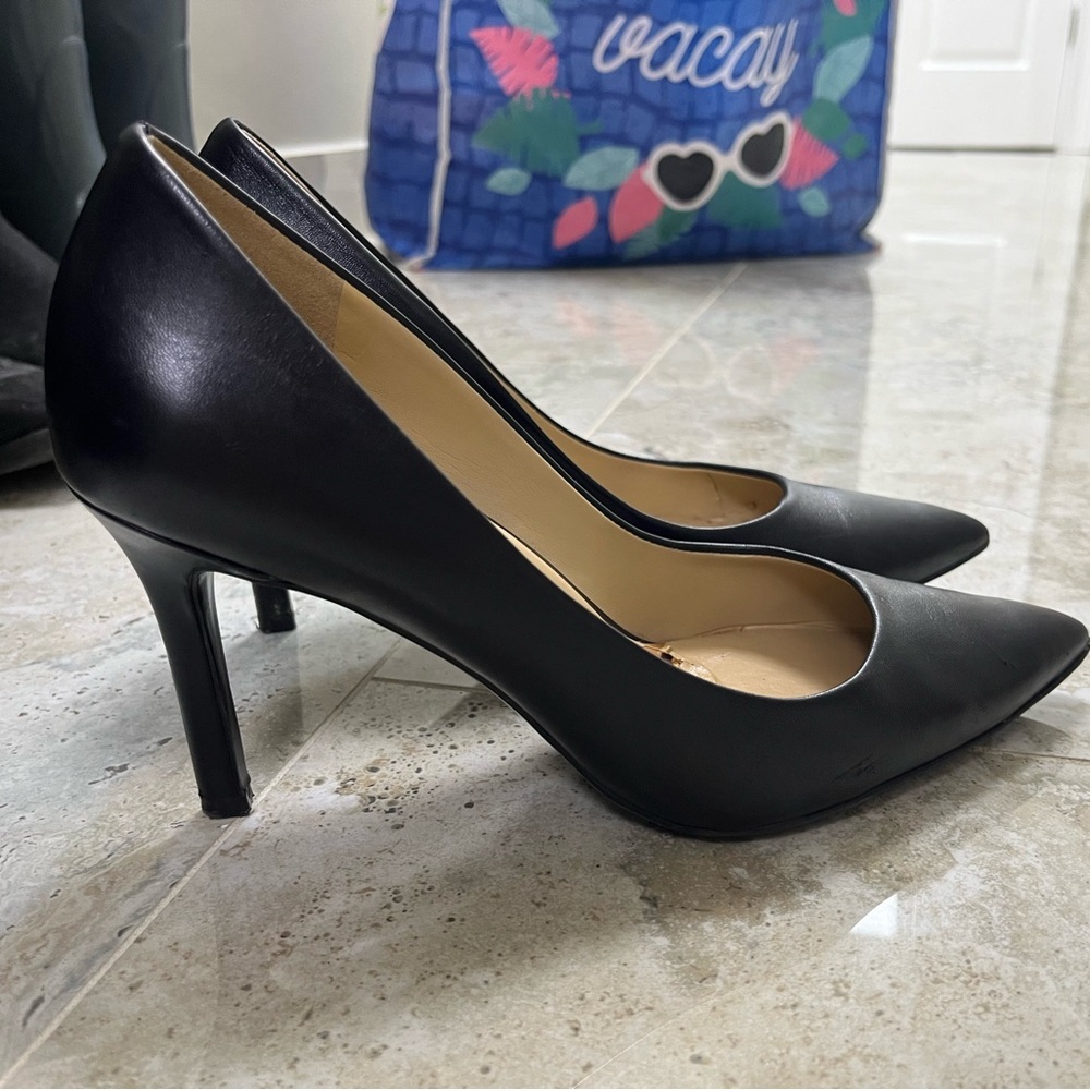 Naturalizer black pointy heels